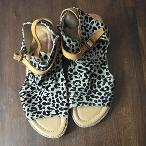Leopard Print Ankle Strap Sandals - Tan & Black